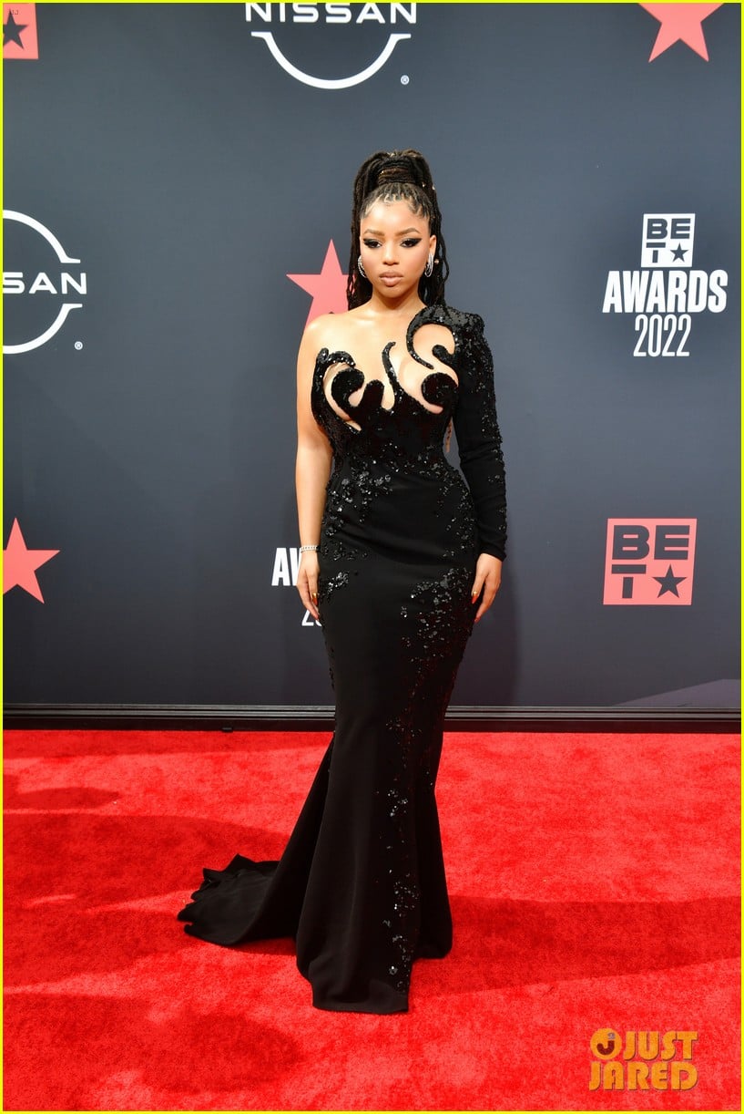 Halle Bailey & DDG Make Red Carpet Debut At BET Awards 2022 | Photo ...