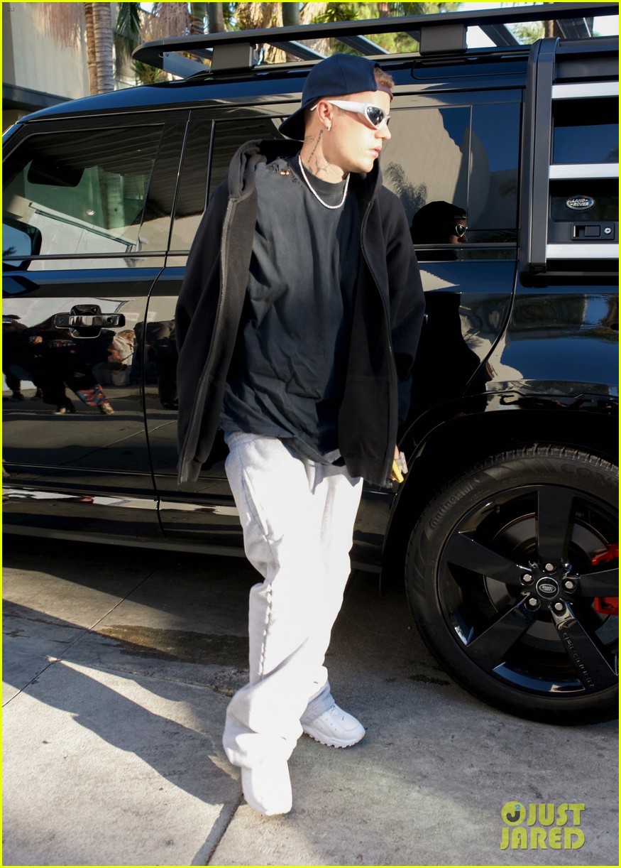 Justin Bieber Heads to Church Service with Wife Hailey Bieber | Photo ...