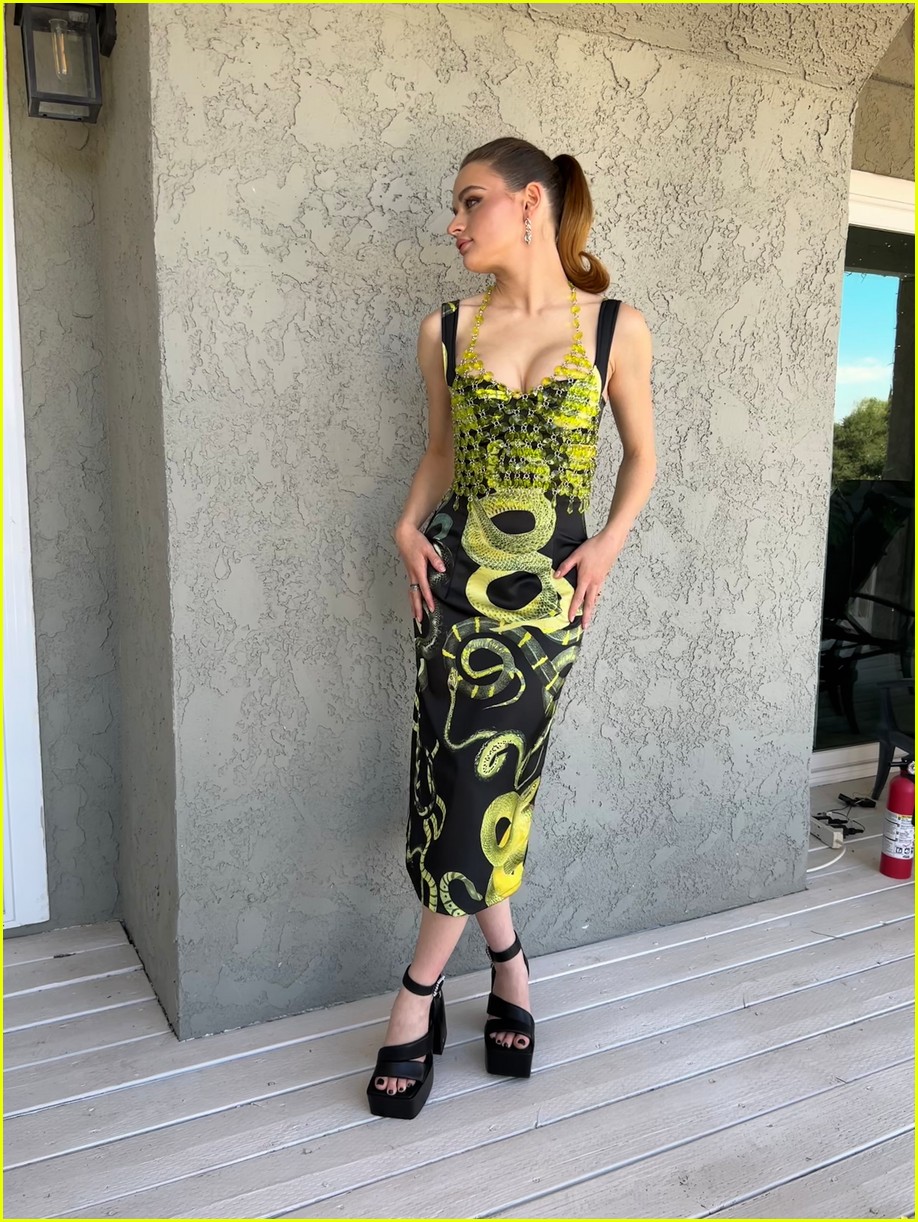Full Sized Photo of joey king jimmy kimmel live outfit 06 | Joey King