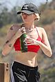 miley cyrus workout hike 02