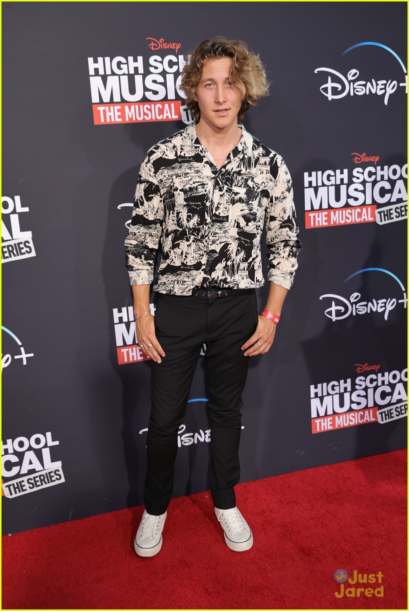 Full Sized Photo of disney stars hsmtmts premiere 01 | Luke Mullen