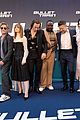 joey king gets squished between brad pitt aaron taylor johnson at premiere 11