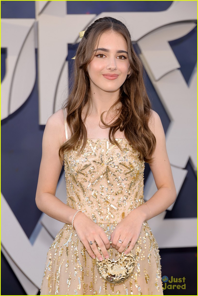 Julia Butters & Cameron Crovetti Premiere New Netflix Film 'The Gray