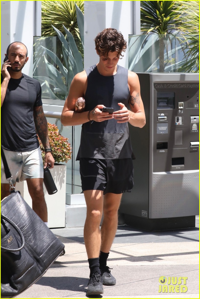 Shawn Mendes Hits The Gym After Announcing Tour Break Photo 1352721