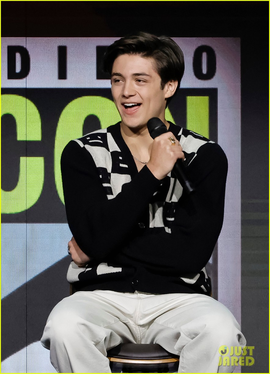 Asher Angel & Jack Dylan Grazer Bring 'shazam 2' To Comic-con 2022 