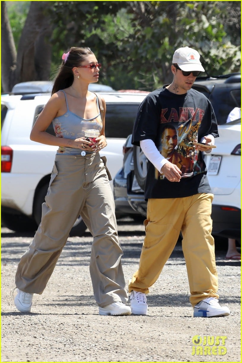 Full Sized Photo of justin bieber hailey bieber at birthday party 25