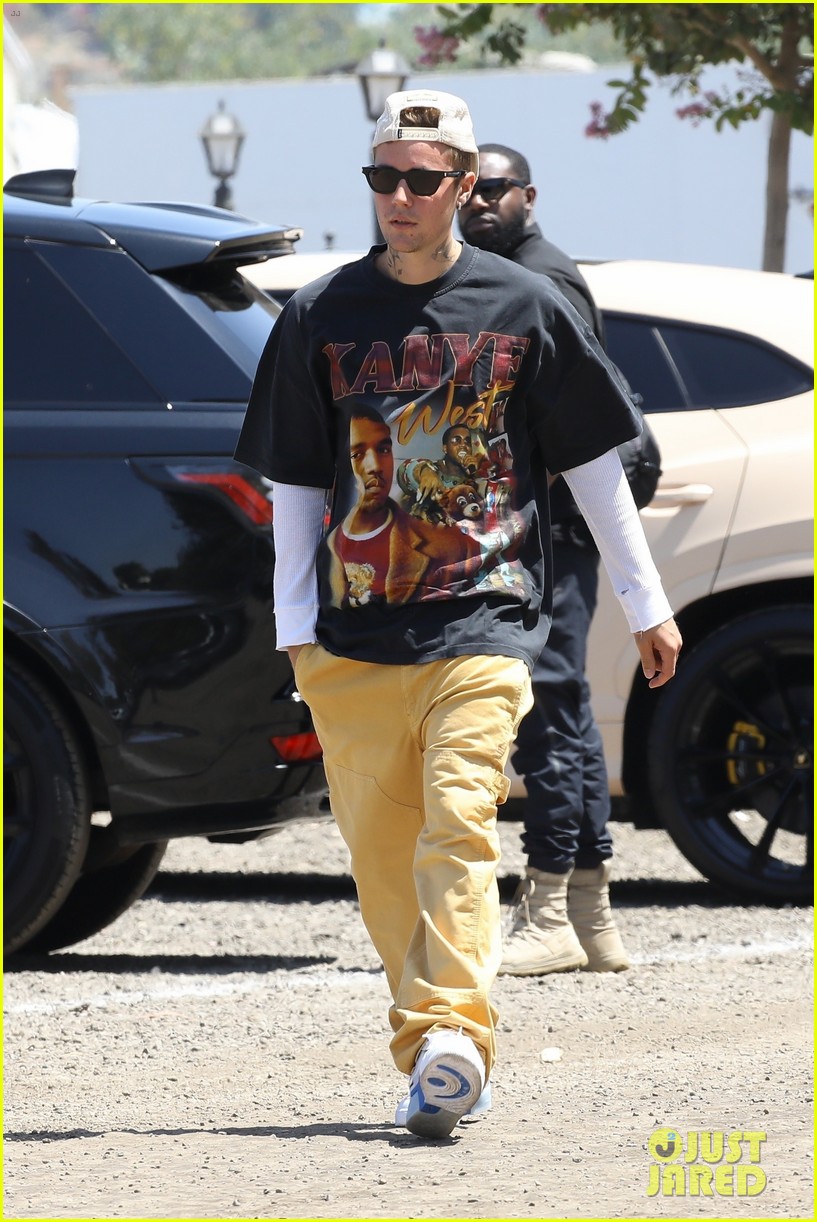 ved godt Skulptur humane Justin Bieber Wears Kanye West Shirt While Attending a Party with Wife  Hailey: Photo 1354900 | Hailey Baldwin, Hailey Bieber, Justin Bieber  Pictures | Just Jared Jr.