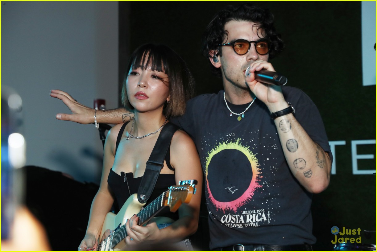 dnce perform small show at ihg hotels event ahead of us open 10