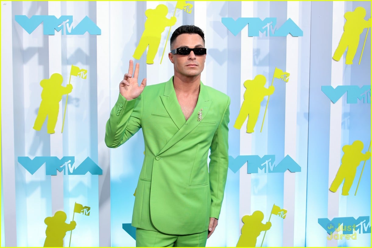 dylan obrien colton haynes are teen wolf studs at mtv vmas 14