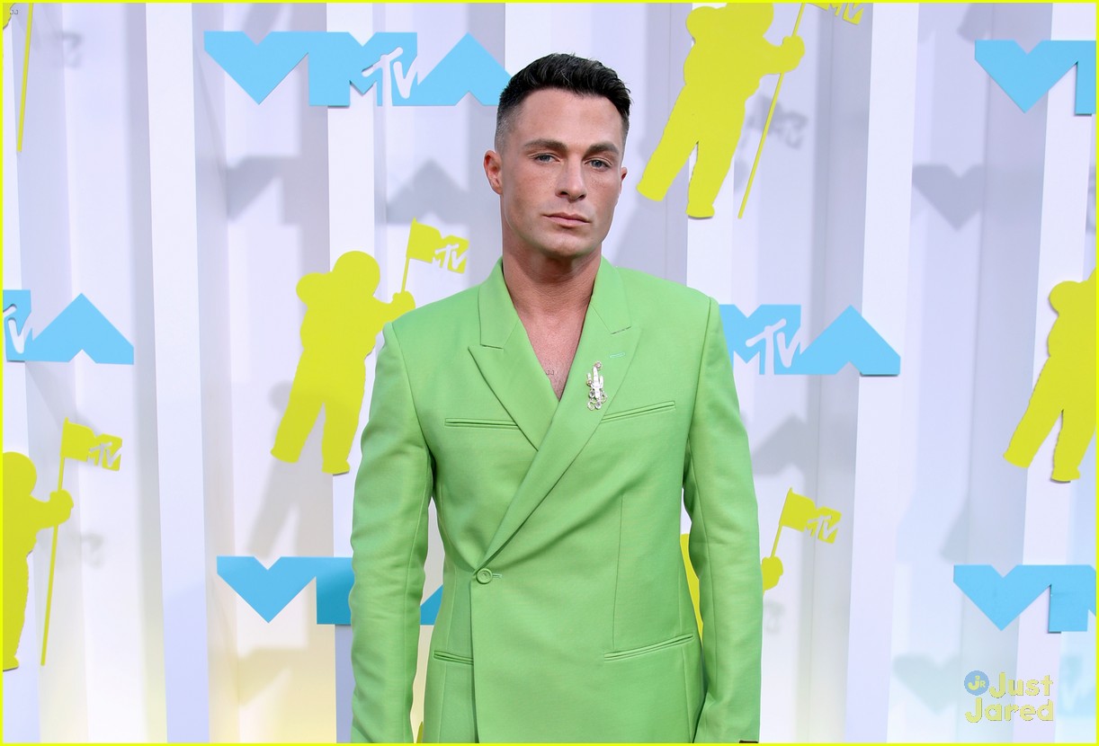Dylan O'Brien & Colton Haynes are 'Teen Wolf' Studs at MTV VMAs 2022 Photo 1355306 Photo