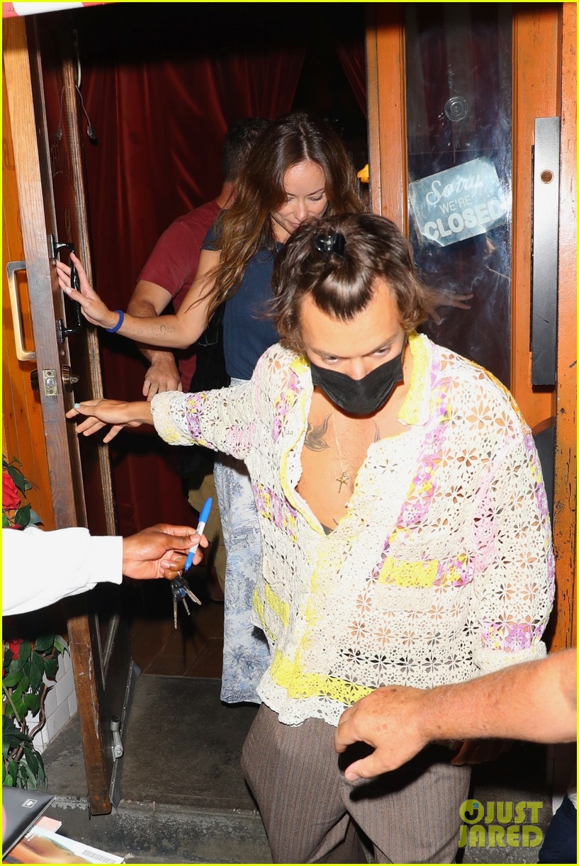 Full Sized Photo of harry styles gf olivia wilde date night in nyc 27