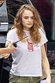joey king zac efron spotted on set 02