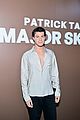 larsen thompson joins abigail cowen more at patrick ta beauty event after split 04