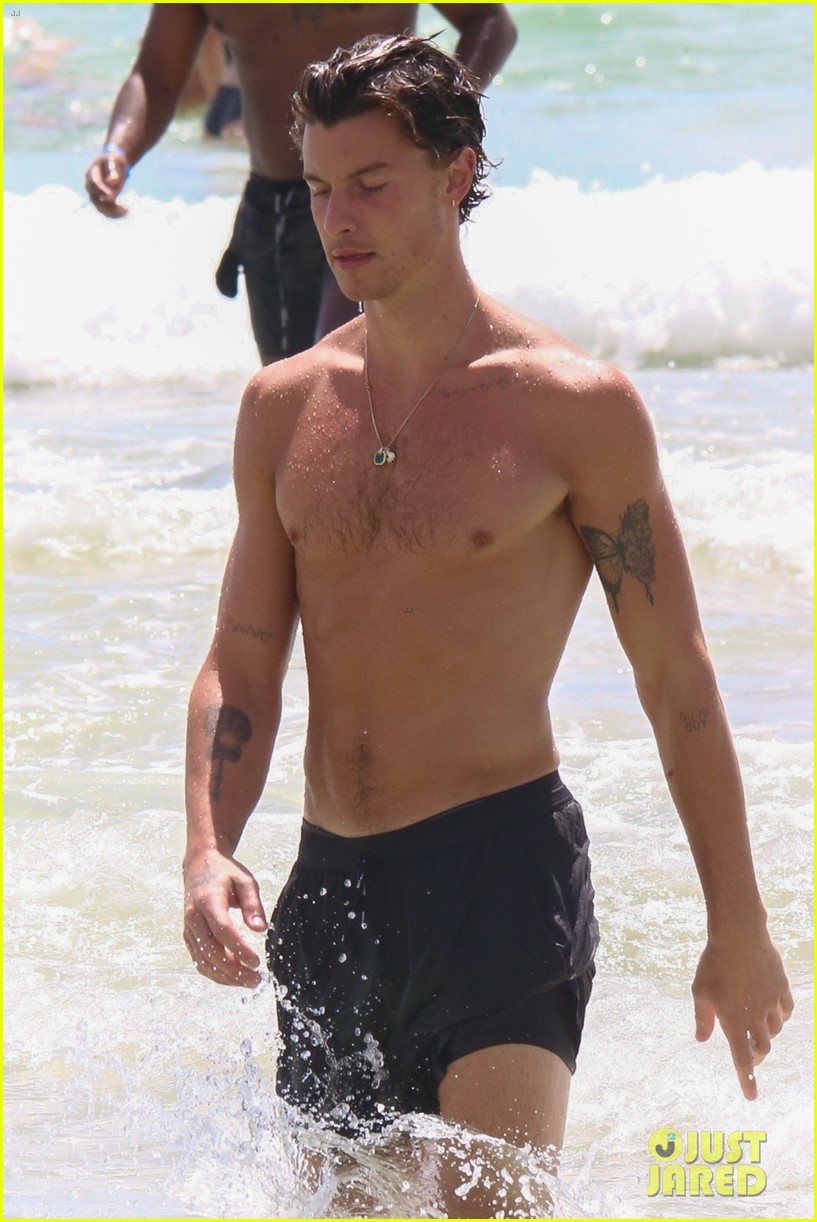 Full Sized Photo Of Shawn Mendes Shirtless Beach Photos On Birthday 31 ...