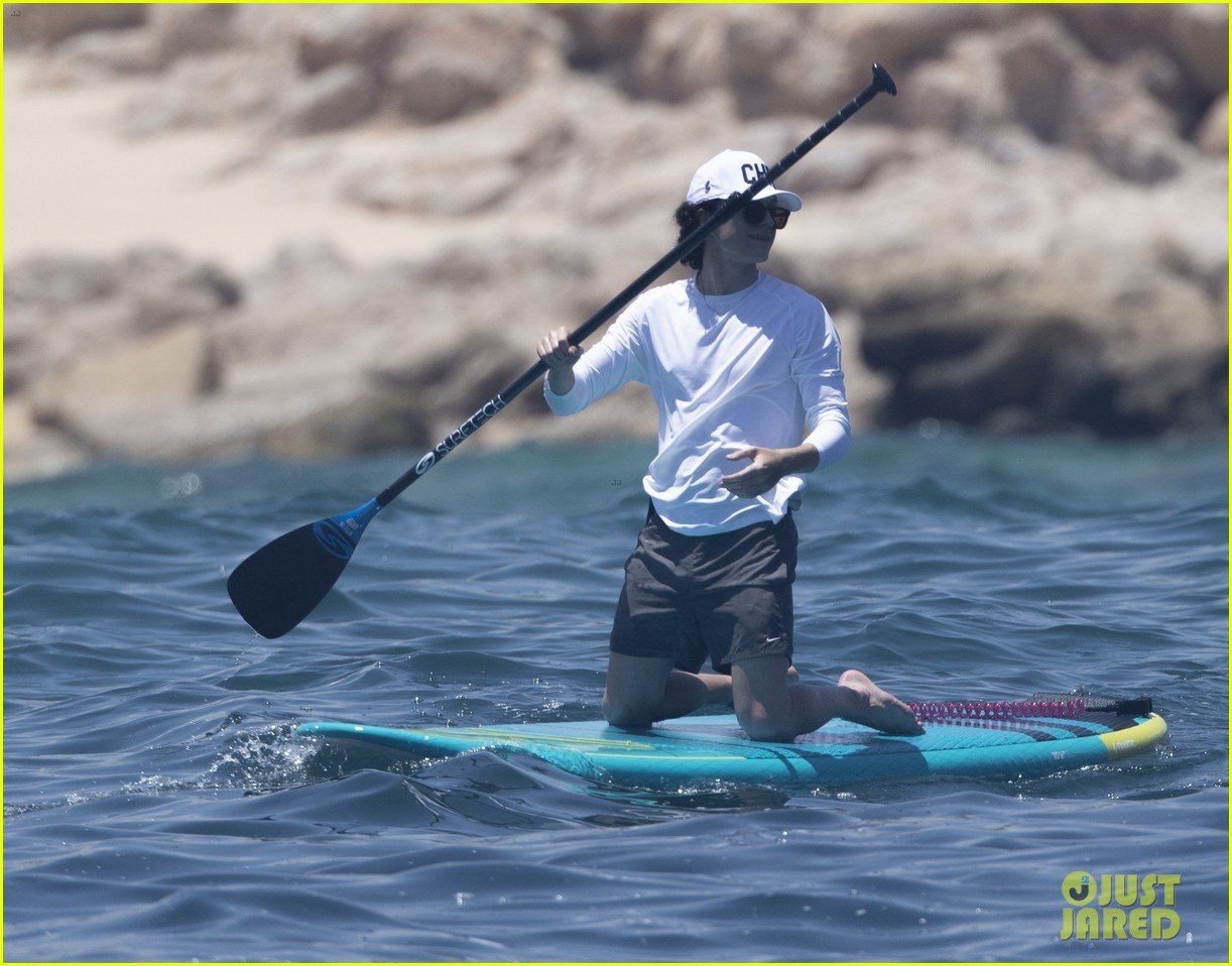 Tom Holland Hits the Beach with His Brother Harry in Cabo | Photo ...