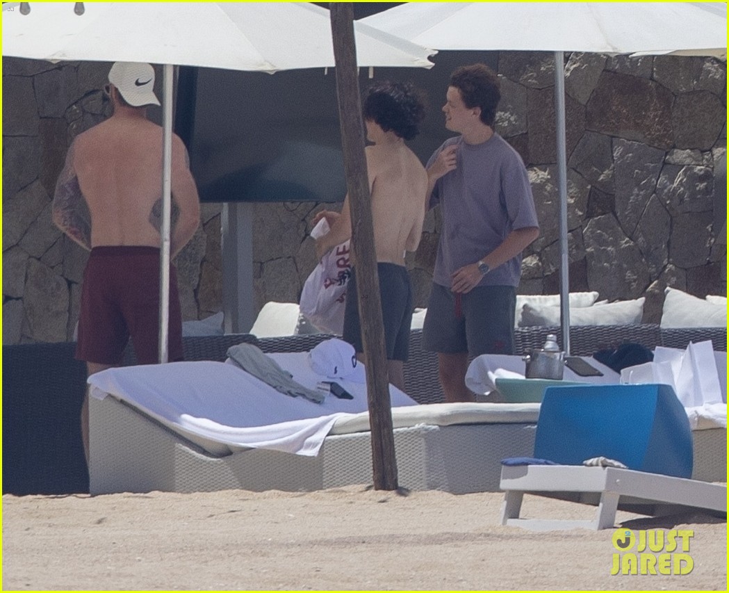 Tom Holland Hits the Beach with His Brother Harry in Cabo | Photo ...