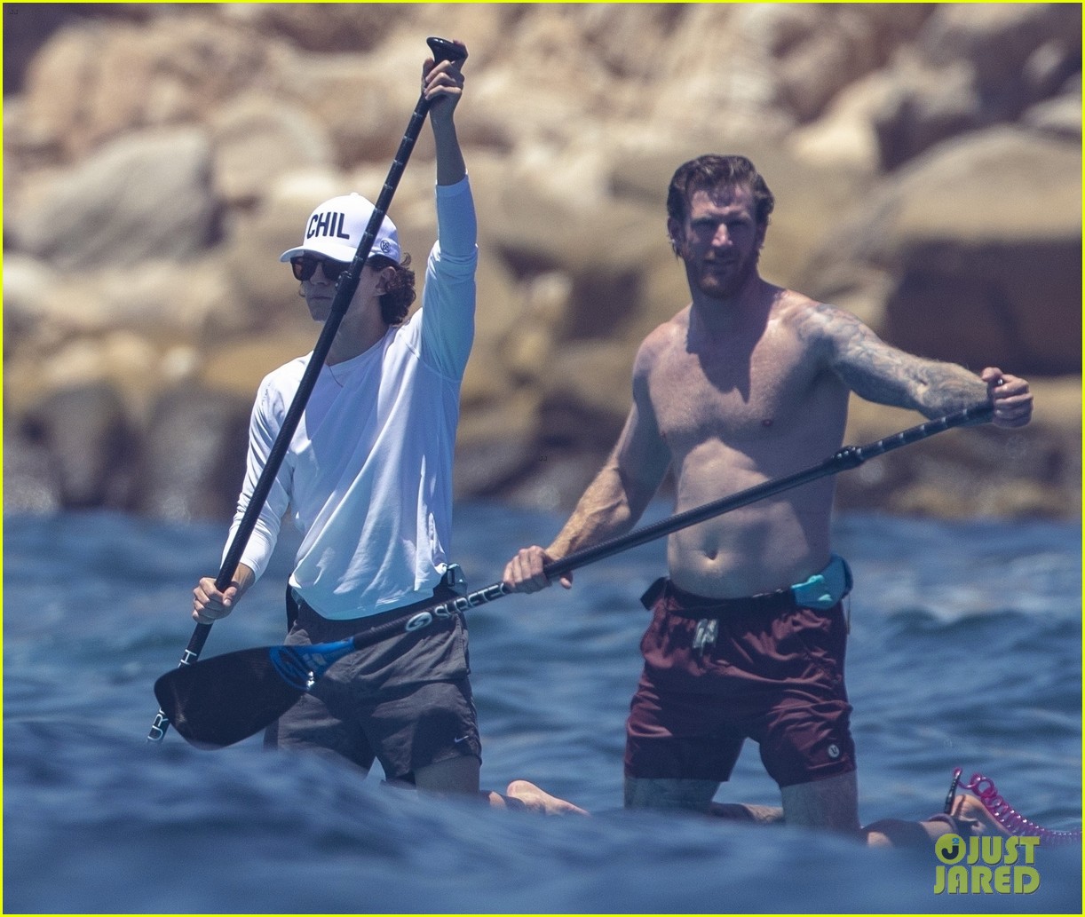 Tom Holland Hits the Beach with His Brother Harry in Cabo | Photo ...