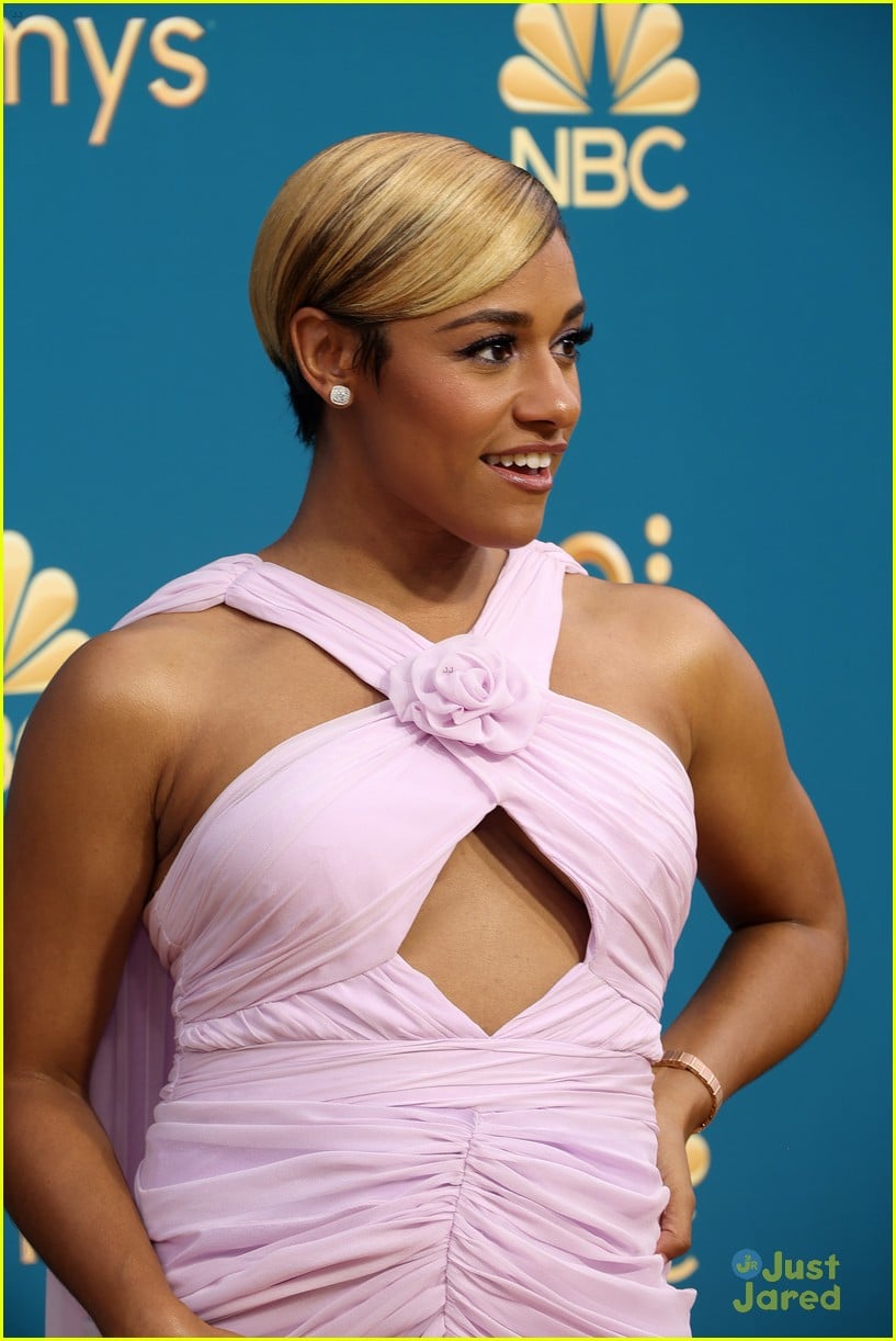 Ariana DeBose Wears a Flowy Dress to Emmy Awards 2022 | Photo 1357054