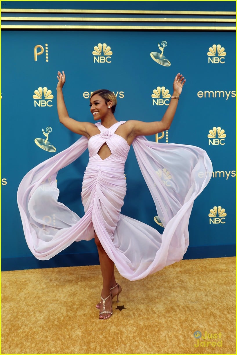 Ariana DeBose Wears a Flowy Dress to Emmy Awards 2022 | Photo 1357055