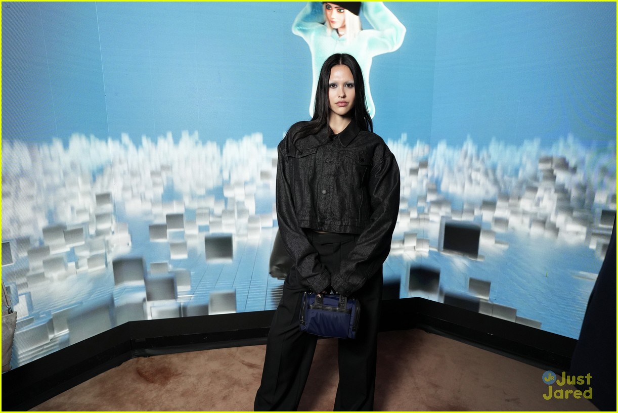 Full Sized Photo of dixie damelio noah beck attend karl lagerfeld show