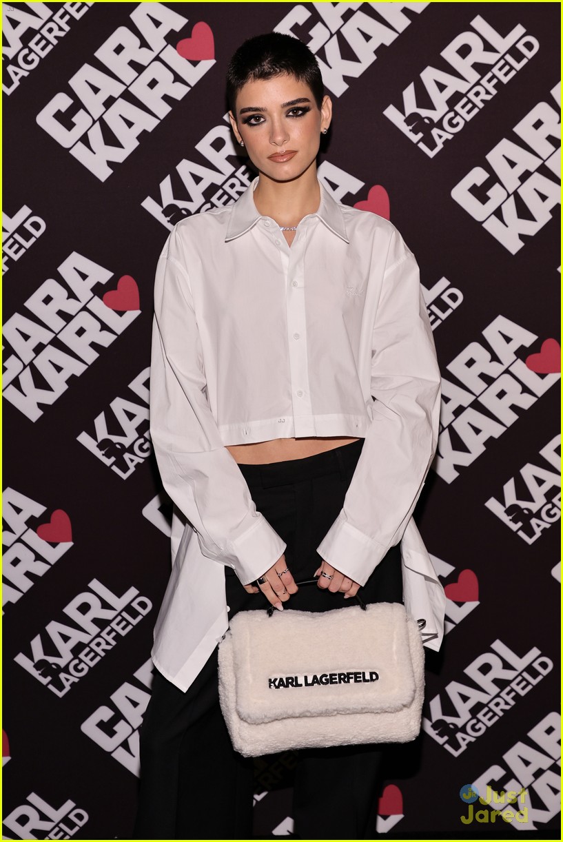 Full Sized Photo of dixie damelio noah beck attend karl lagerfeld show