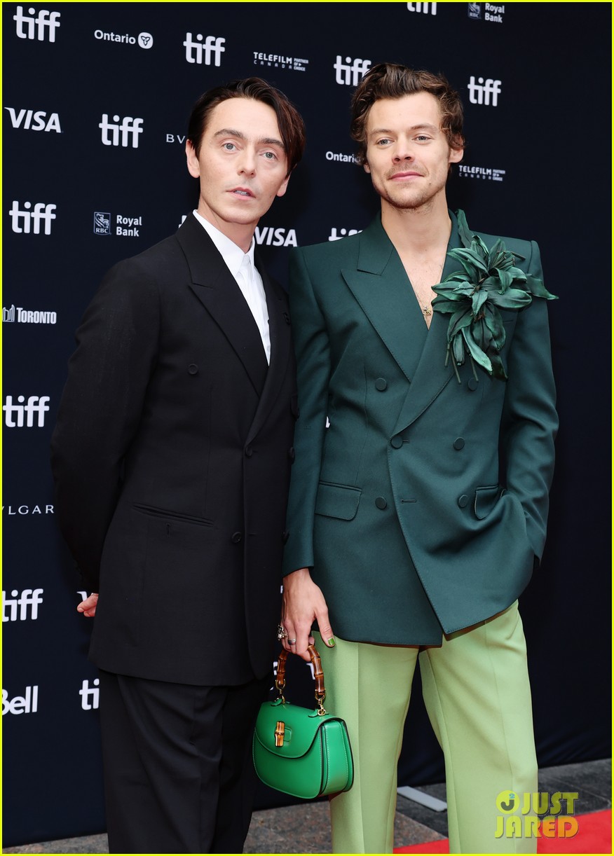 Harry Styles Doesn't Miss The Fans During 'My Policeman' Premiere ...