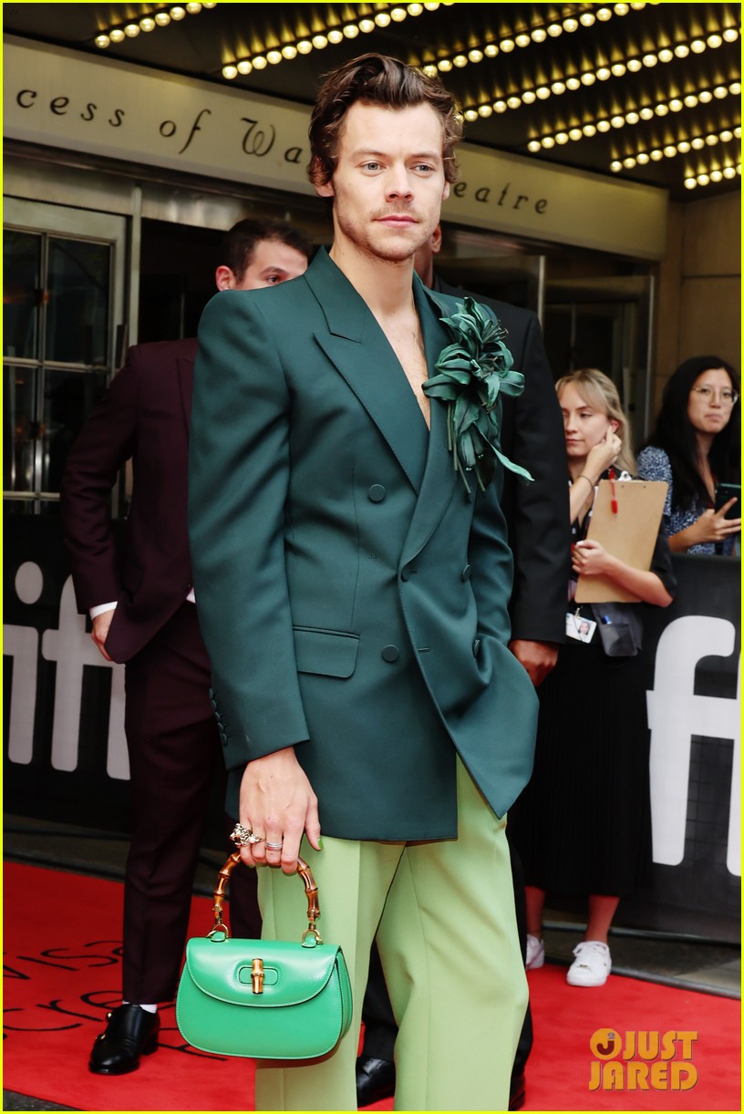 Harry Styles Doesnt Miss The Fans During My Policeman Premiere During Tiff Photo 1356631