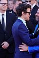 harry styles kisses nick kroll during dont worry darling standing ovation 03
