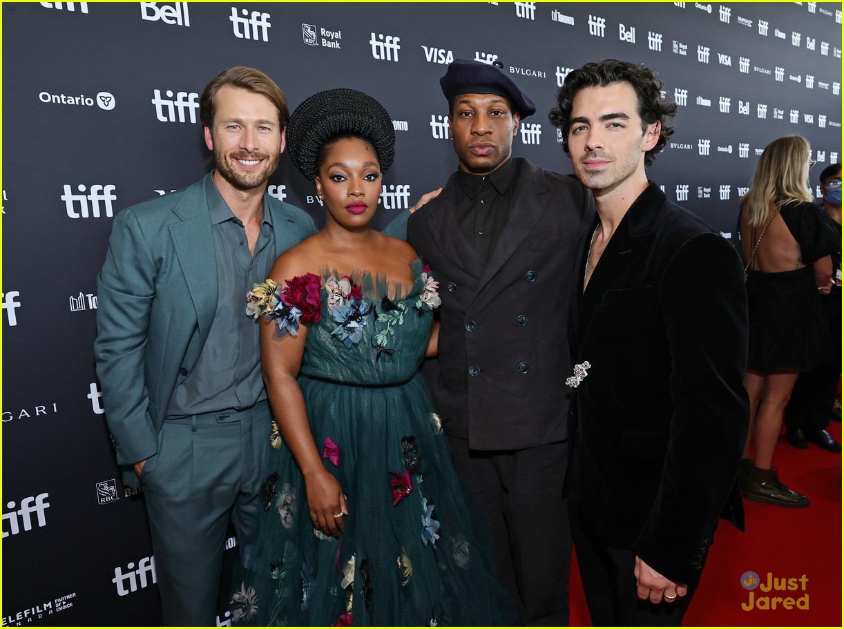 Full Sized Photo of joe jonas premieres new movie devotion with sophie