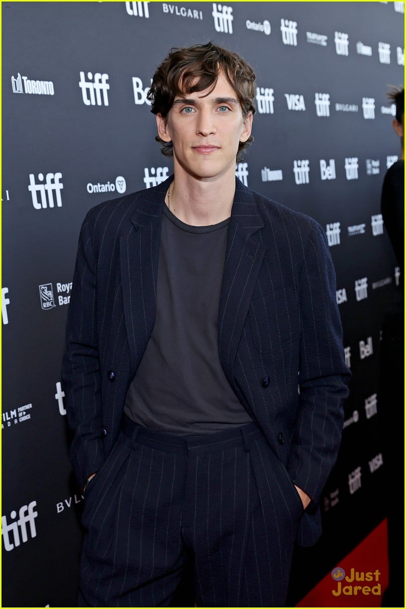 Full Sized Photo of joe jonas premieres new movie devotion with sophie