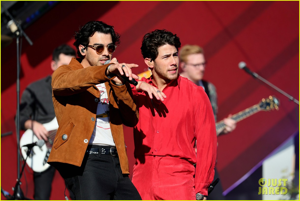 Jonas Brothers Hit The Stage For Performance At Global Citizen Festival 2022 Photo 1357996