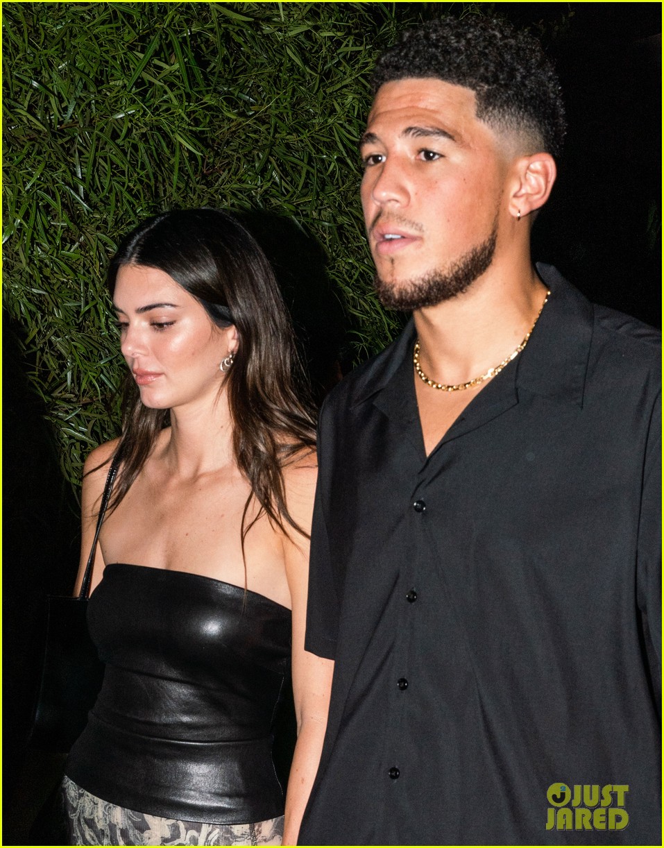 kendall jenner joins devin booker at nba 2k23 launch 08