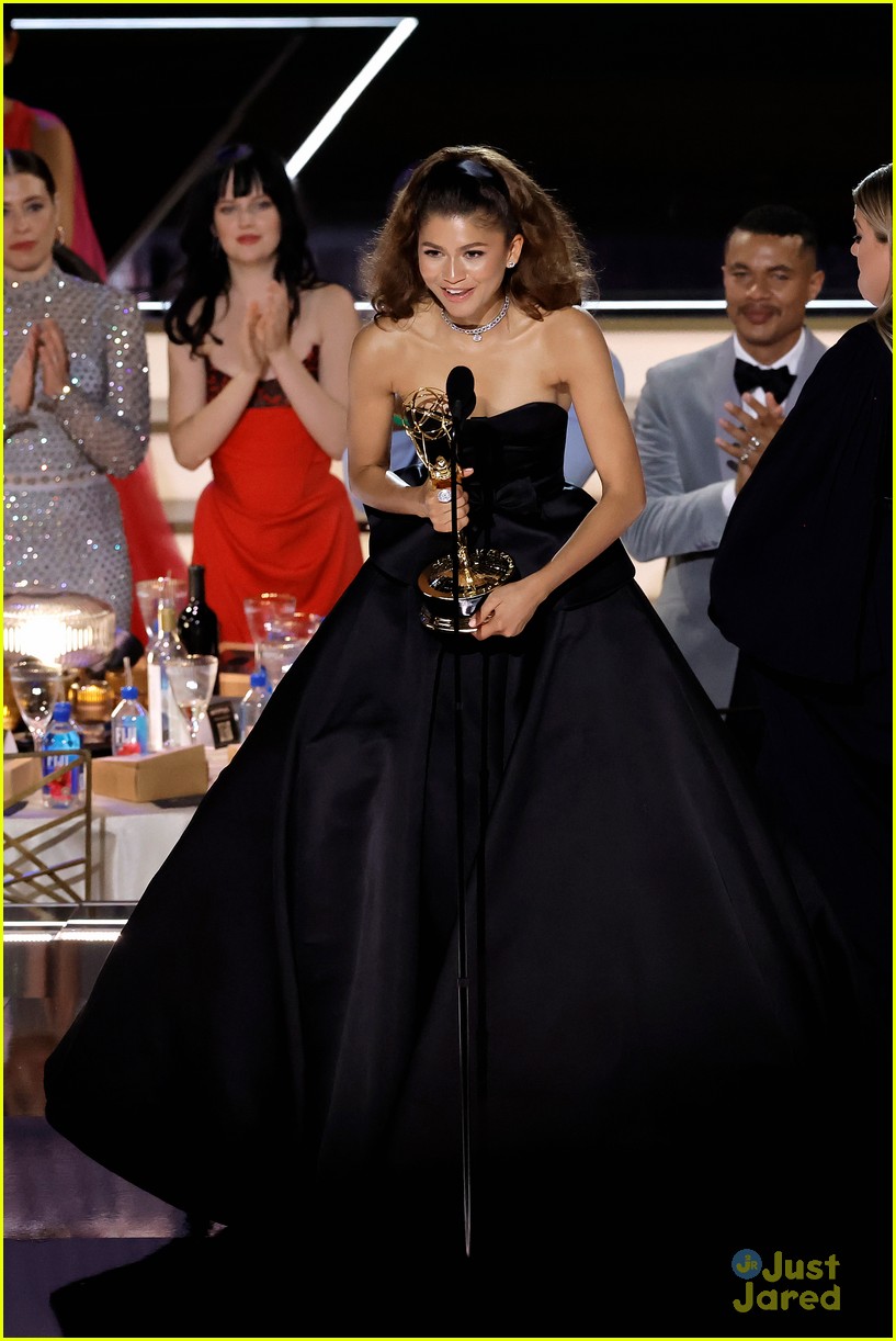 zendaya makes emmy awards history with 2nd lead actress win 04