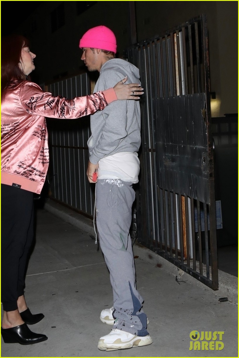 Justin Bieber Bonds With Shawn Mendes At Church After Both Cancelling Tours This Year Photo