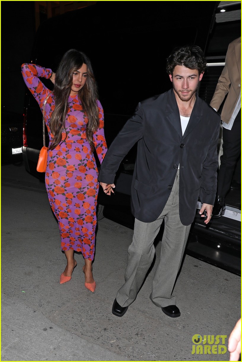 Full Sized Photo Of Priyanka Chopra Nick Jonas Family Dinner 14 Jonas 