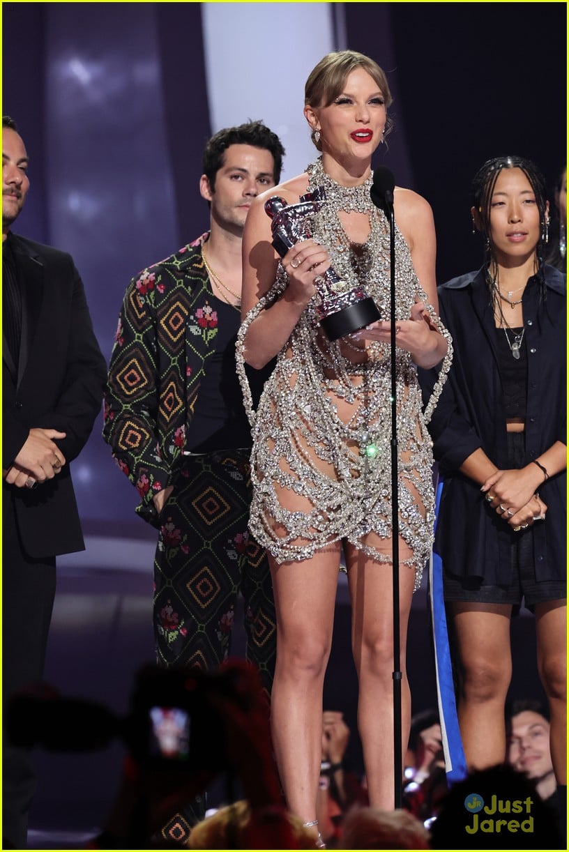 Full Sized Photo of dylan obrien is on taylor swifts new album