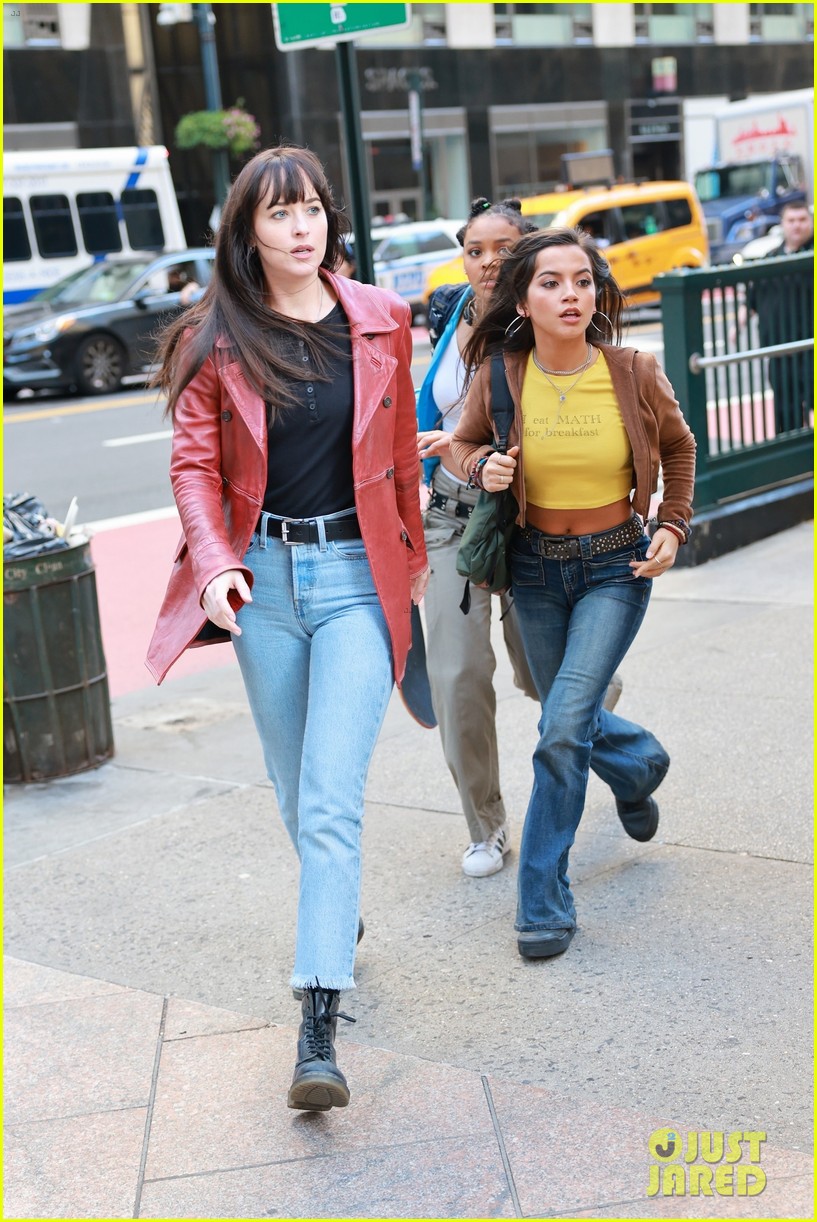 Sydney Sweeney Spotted On Madame Web Set For First Time Photos Photo 1359221 Photo 