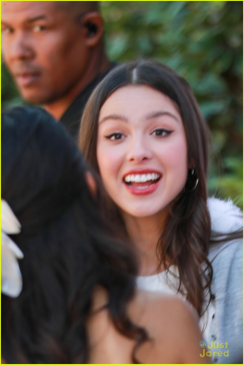 Olivia Rodrigo Urges Fans to Vote While Attending Glossier Event ...