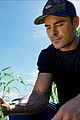 zac efron goes down under for down to earth season two trailer 01
