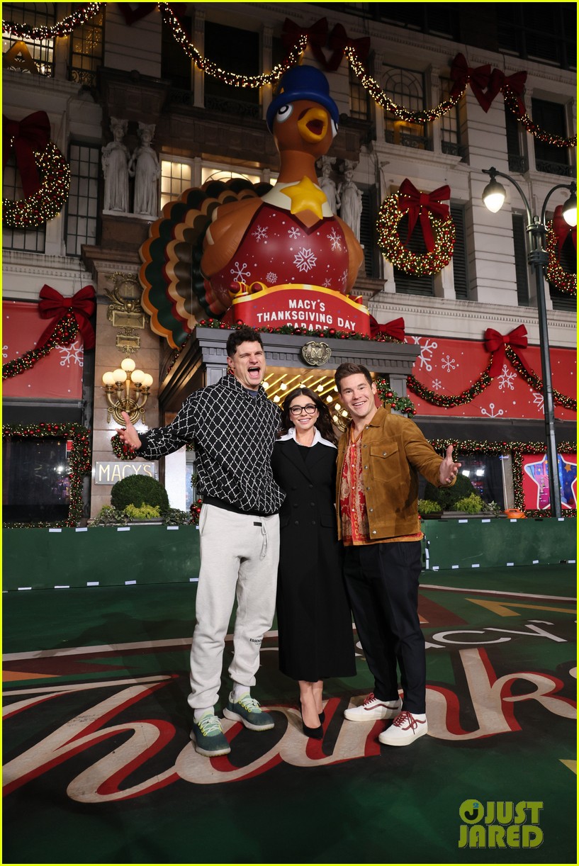 Sarah Hyland & Adam Devine Get Ready & Rehearse For Macy's Thanksgiving
