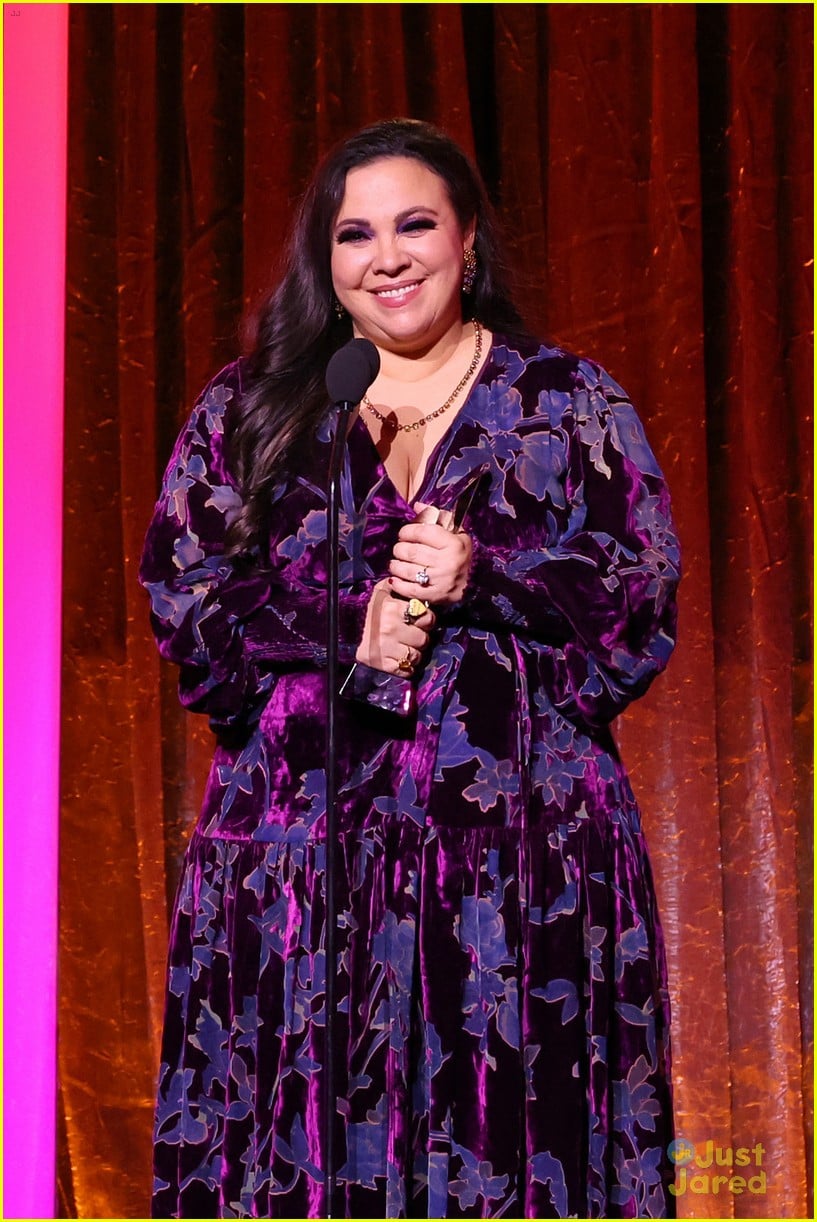 Jenna Ortega Honored With Rising Star Award, Presented by 'Wednesday ...