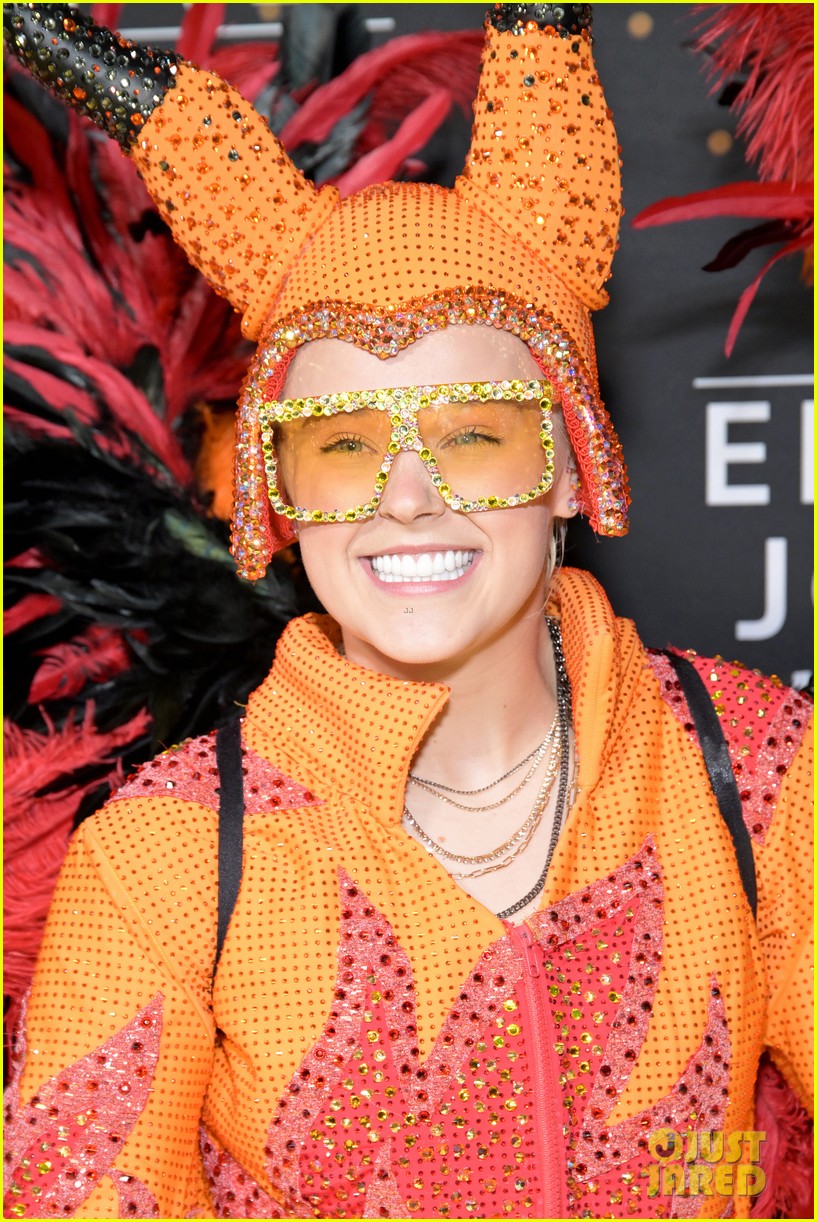 JoJo Siwa on Elton John and 'Rocketman'-Inspired Costume at Farewell Tour –  The Hollywood Reporter