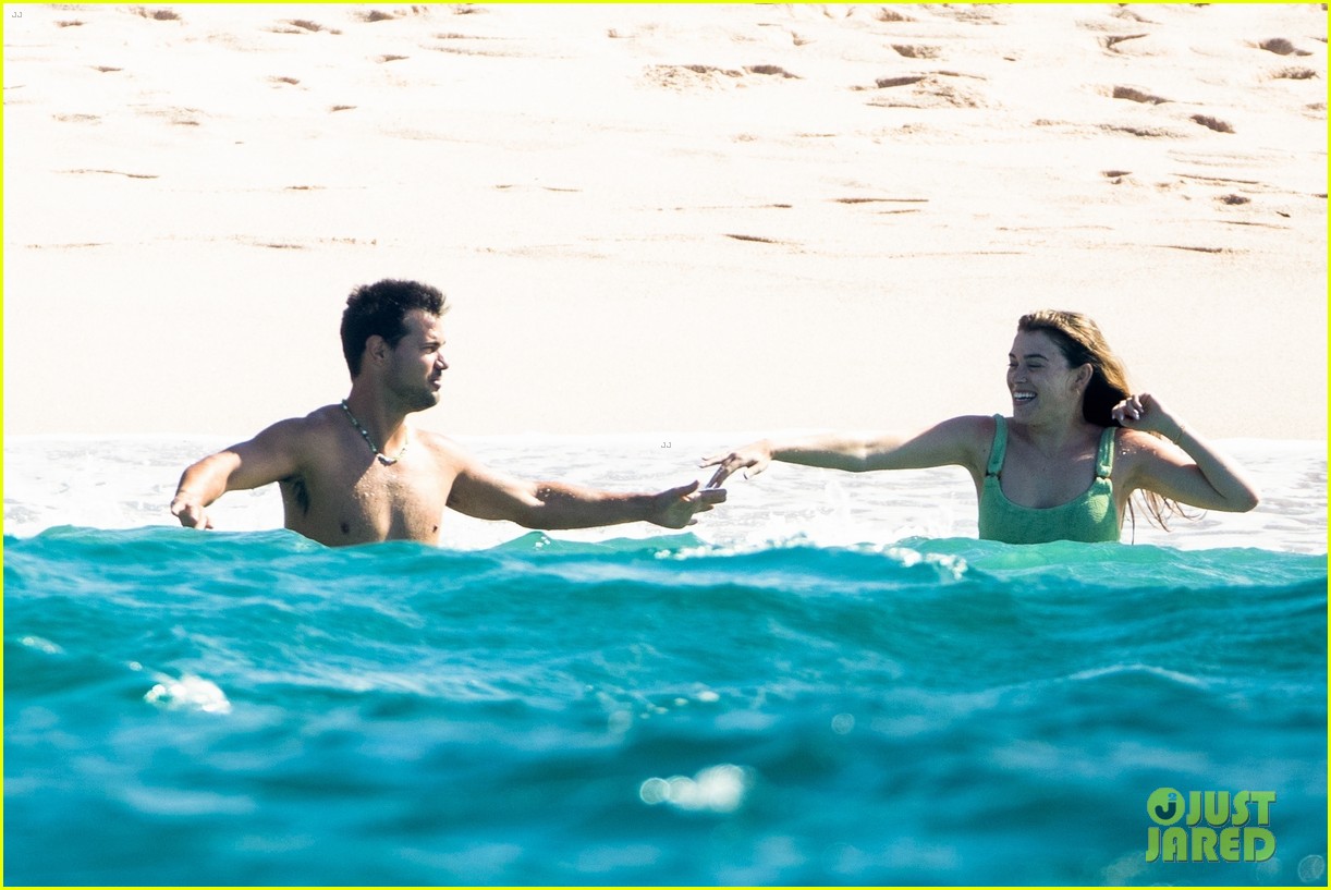 taylor lautner tay dome honeymoon in mexico 10