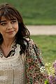 sarah hyland adam devine reunite in pitch perfect trailer 03