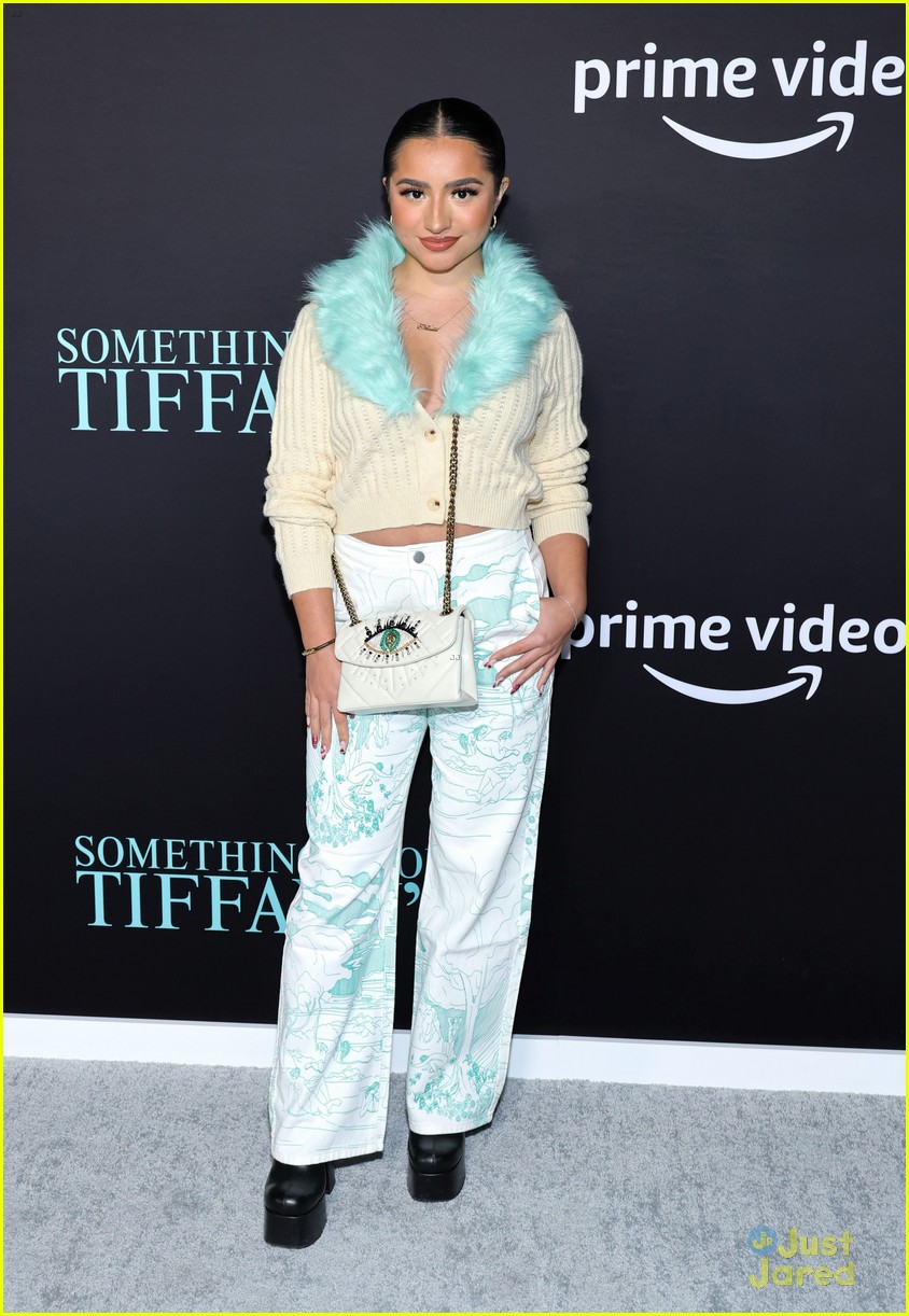 Full Sized Photo of something from tiffanys premiere 40 | Zoey Deutch