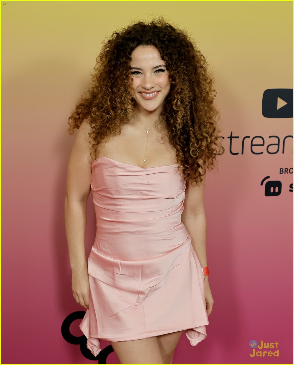 Charli Damelio Among Winners At Youtube Streamy Awards 2022 Photo 1363825 Photo Gallery 9828