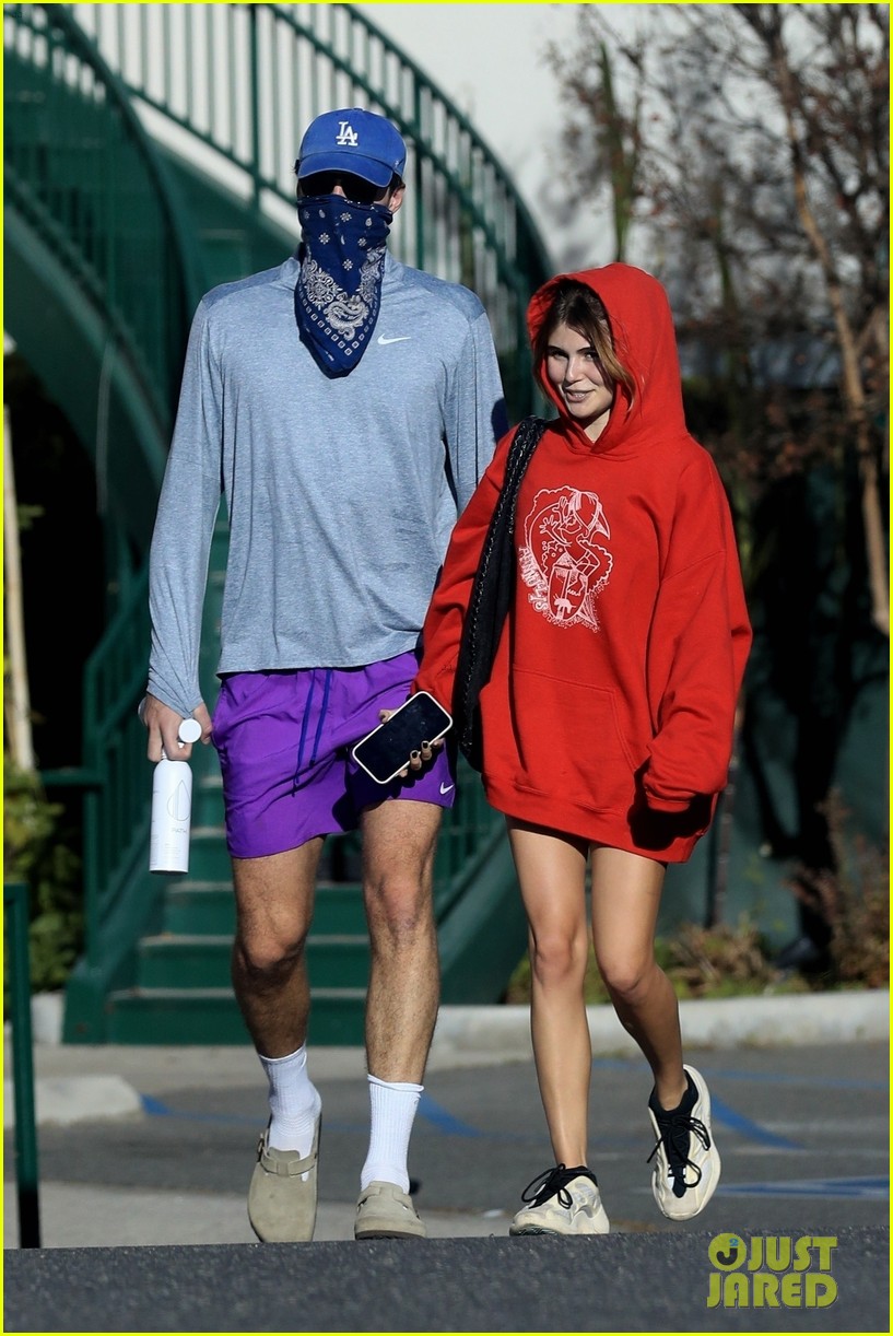 Full Sized Photo of jacob elordi olivia jade cover their faces for