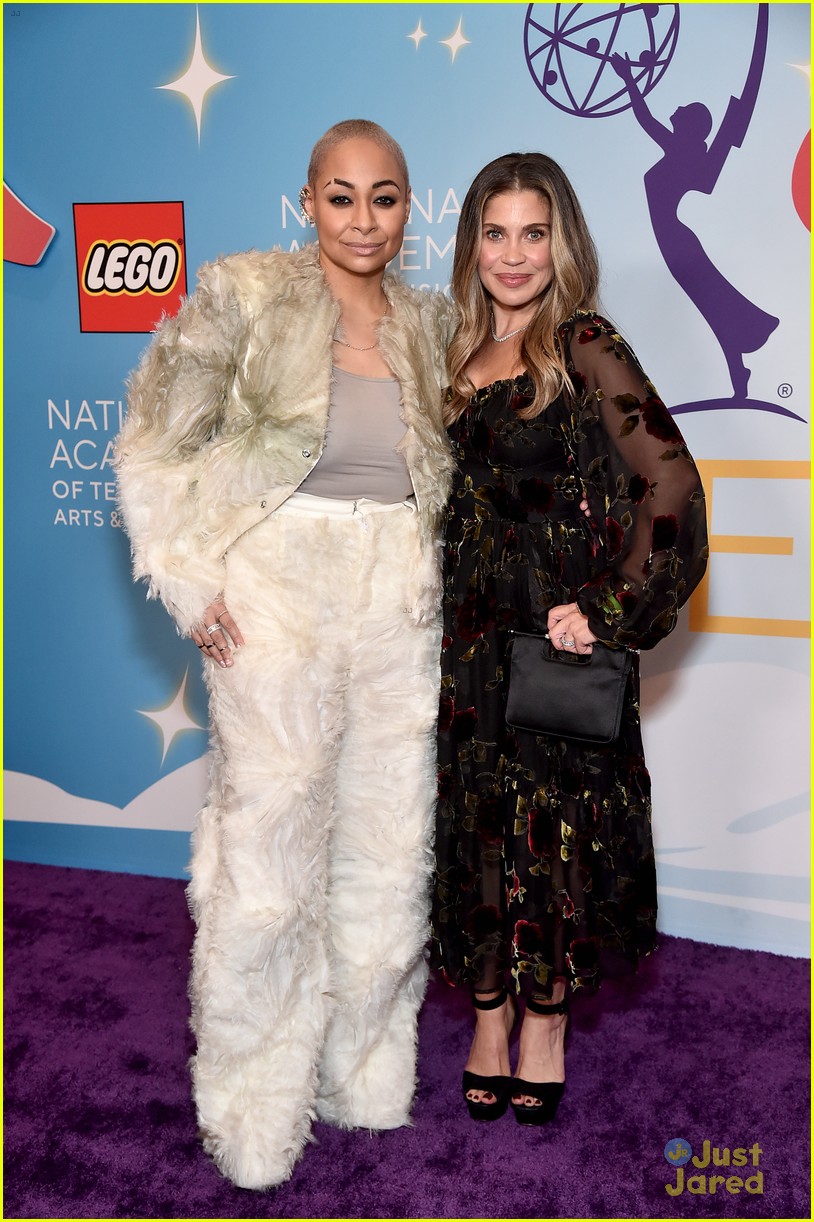 Full Sized Photo of jojo siwa hosts childrens family emmy awards 08