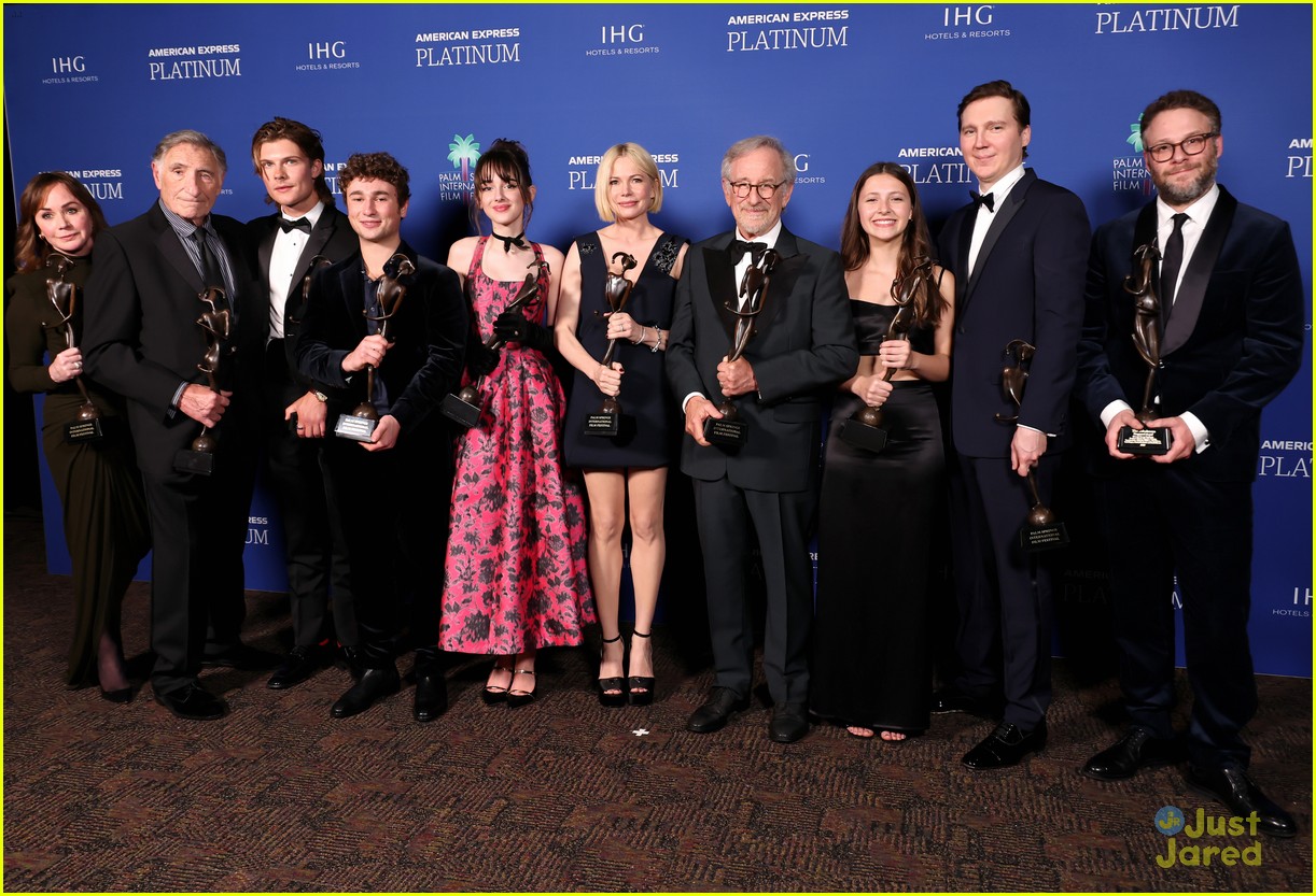 Full Sized Photo of austin butler julia butters more attend palm
