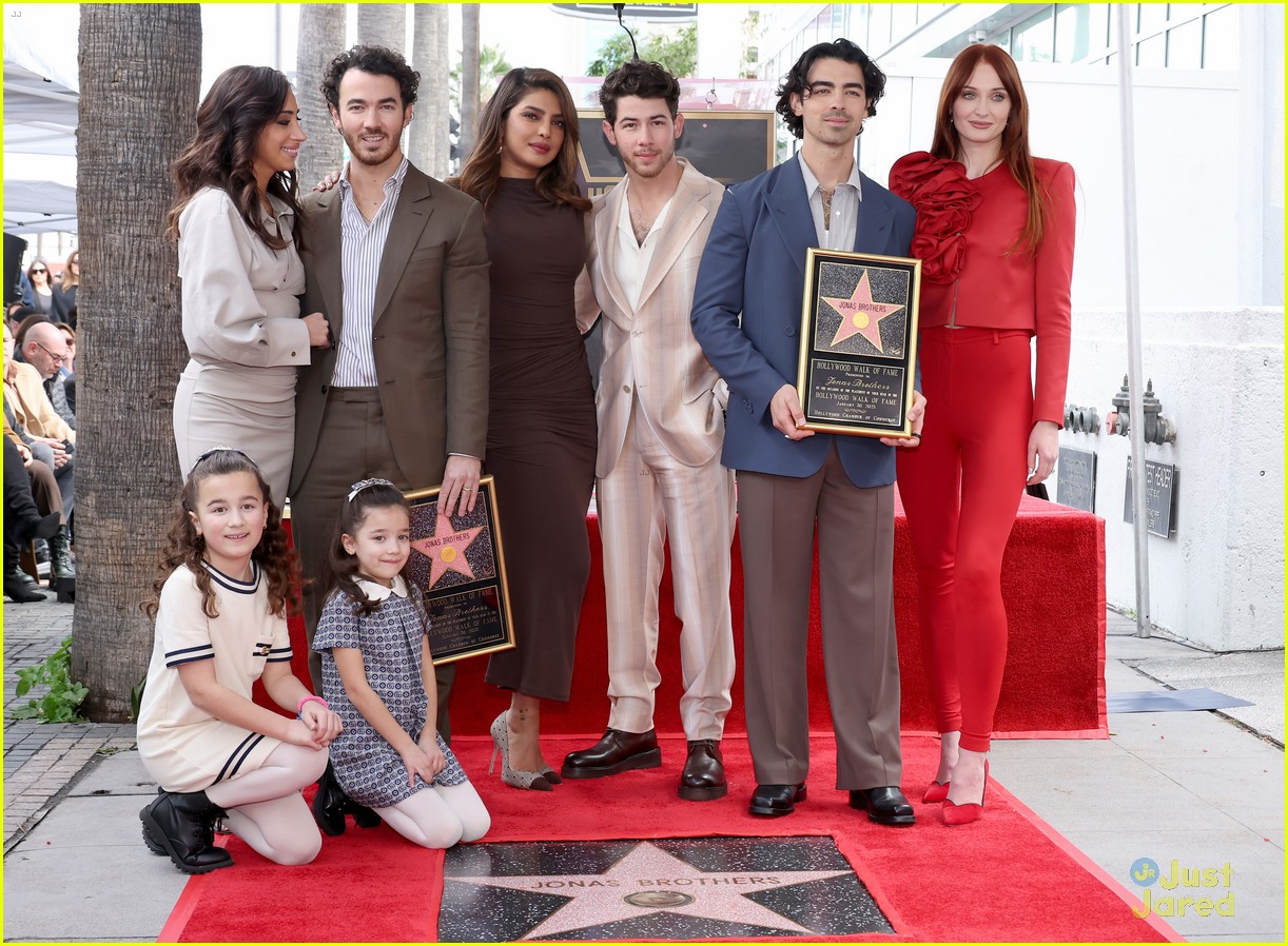 jonas brothers announce new album title release date at walk of fame ceremony 01